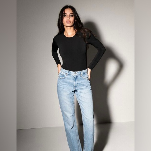 Dynamite Candice Bootcut Jeans
Color: Clear Waters - Indigo Medium Blue
Size: 25 - Picture 1 of 5